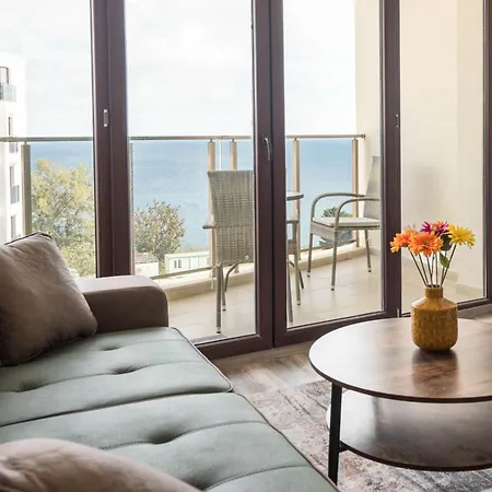 דירה скайлайн 58 וארנה